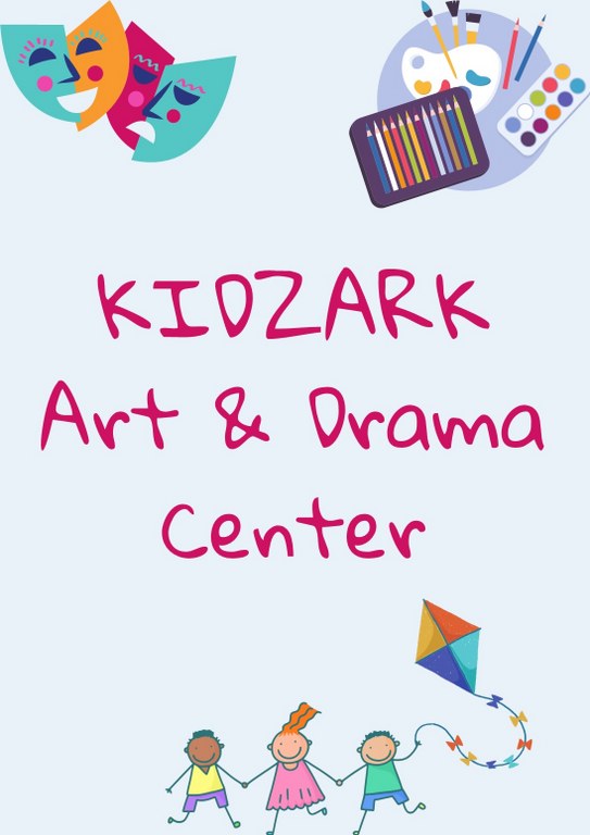 kidzark plakat - nazwa projektu na niebeskim tle. W lewym górnym rogu maski teatralne, w prawym przybory plastyczne, na dole grupa bawiących się dzieci.